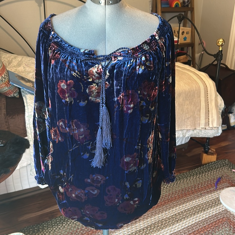 Chic Floral Velvet Women's Blouse